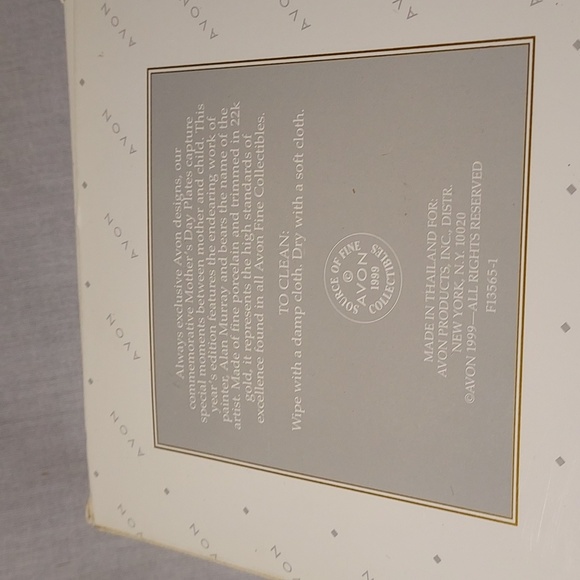 Vintage 1999 Avon Mother's Day Plate in Original Box - Picture 4 of 5